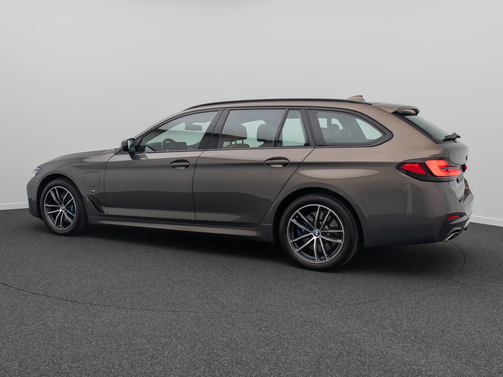 Fahrzeugabbildung BMW 530e M Sport 360°Laser HUD DAB Panorama H/K 18"