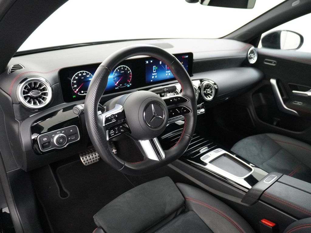 Mercedes-Benz CLA 180 Shooting Brake Star Edition AMG Line