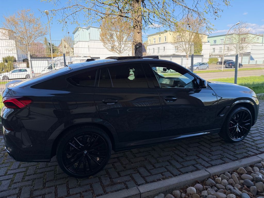 BMW X6 M60i/B&W/M-Paket Pro/Sky-Lounge/S-Belüftung BMW X6 M60i/B&W/M-Paket Pro/Sky-Lounge/S-Belüftung