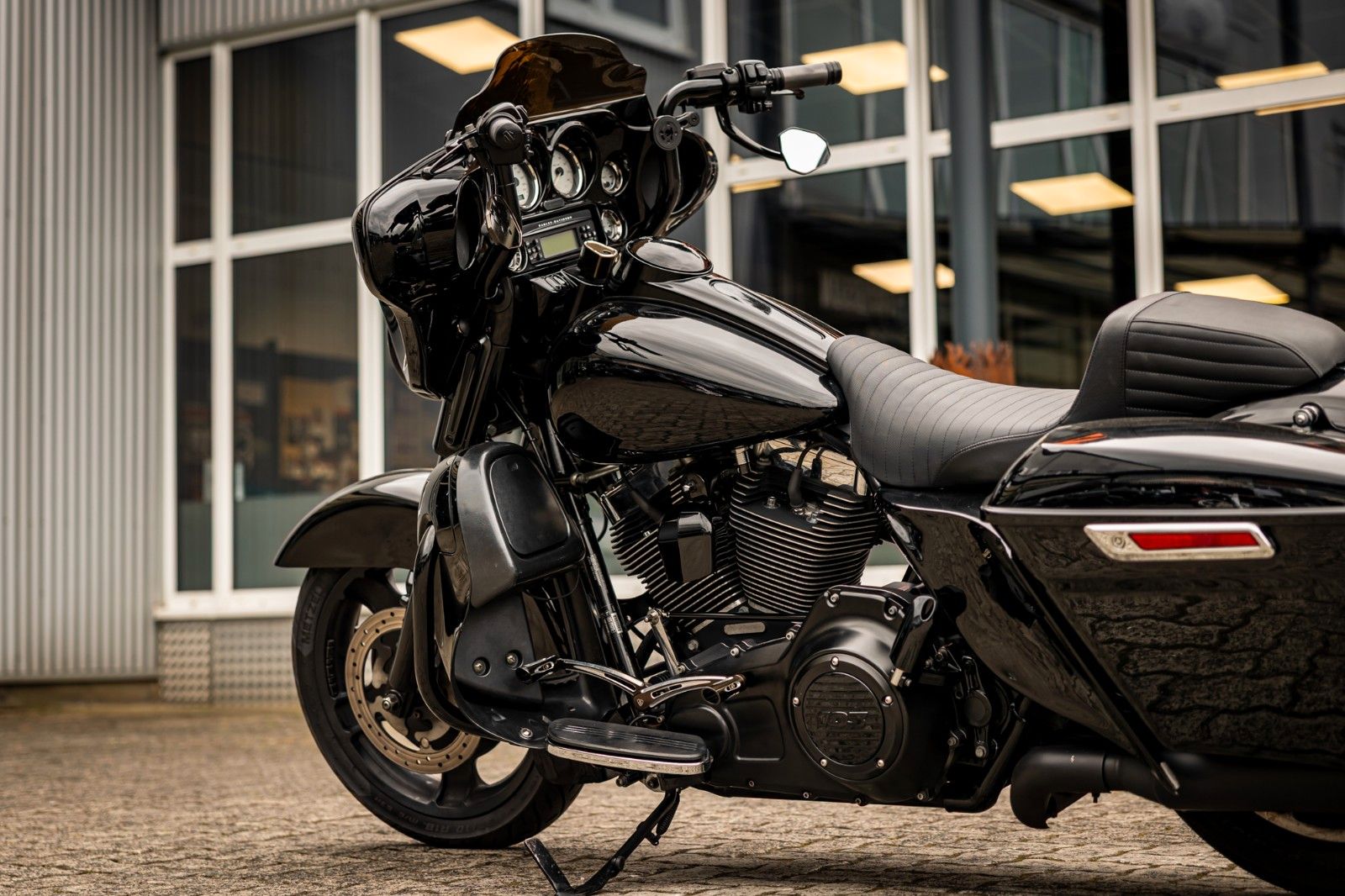 Fahrzeugabbildung Harley-Davidson FLHX Street Glide 103 cui - Kesstech -