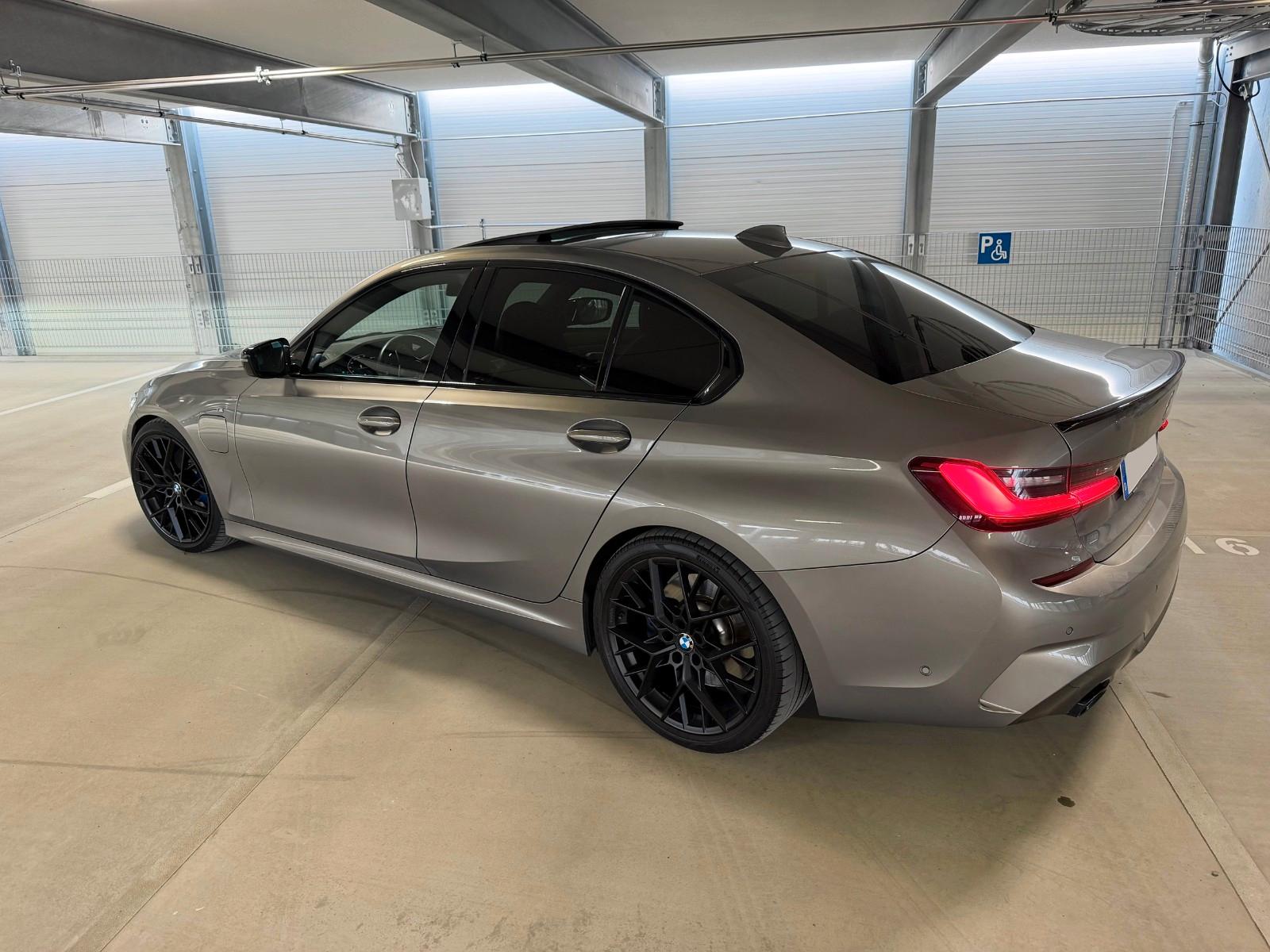 BMW 330e M Sport | Individual | 19" | Laser | HUD
