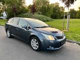 Toyota avensis Euro 5 tüv bis 12.2025 Dies... - Toyota Avensis in Essen