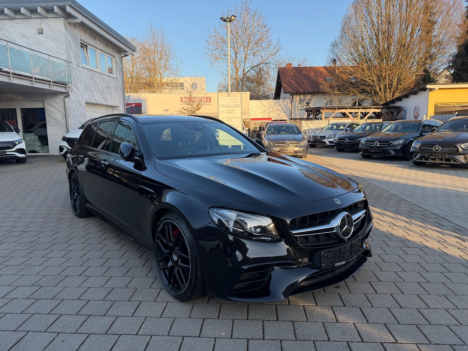Mercedes-Benz E 63 S AMG*4M*Burm*Pano*Night*Distr*Memory*360°