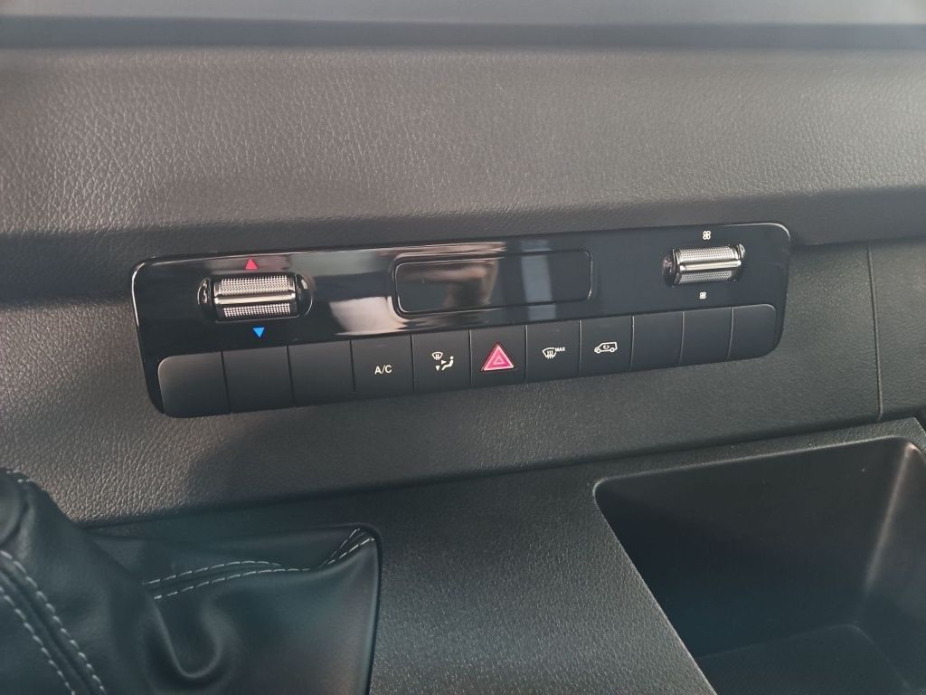 Fahrzeugabbildung Mercedes-Benz Sprinter 317 Kasten L2H2 360°Schwingsitz SHZ EDW