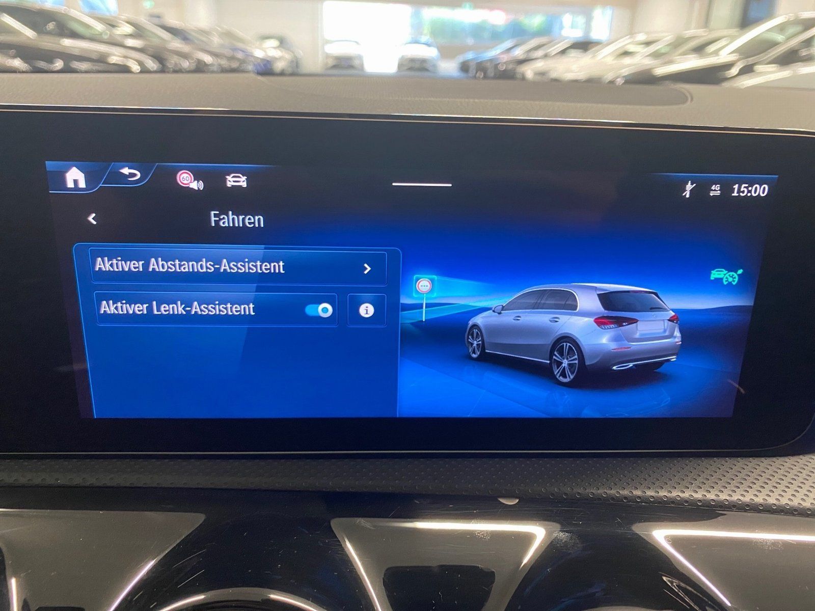 Fahrzeugabbildung Mercedes-Benz A 200 AMG Premium*Pano*Distro*Totwink*Multibeam*