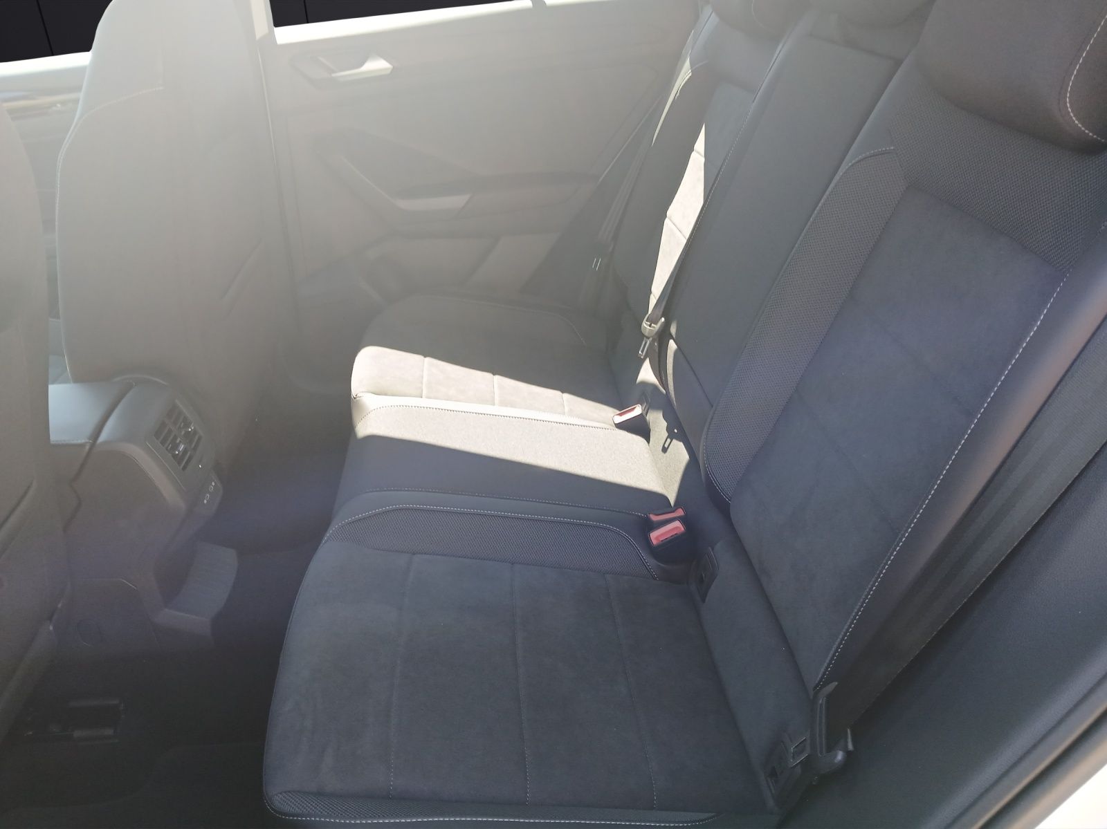 Fahrzeugabbildung Volkswagen T-Roc Style 2.0 l TDI SCR 4MOTION 110 kW 2.0l TD