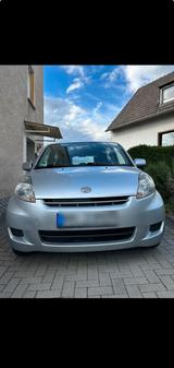 Daihatsu Sirion *Neue Tüv+Allwetterreifen+Ölwechsel* - silberne Daihatsu Sirion