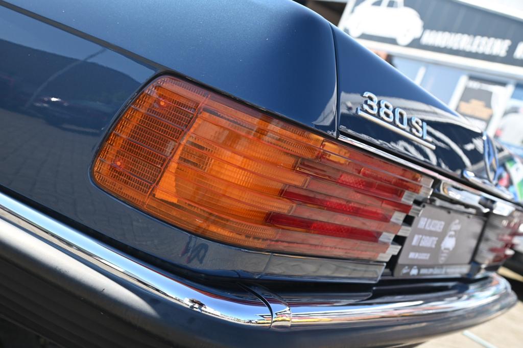 Mercedes-Benz SL 380