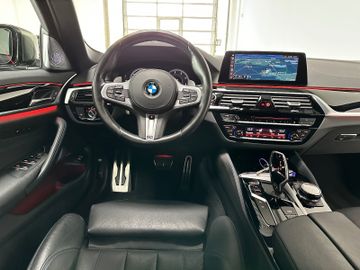 Fahrzeugabbildung BMW M550d xD ACC HUD 360° B&W DAB DisplKey SoftCl TV