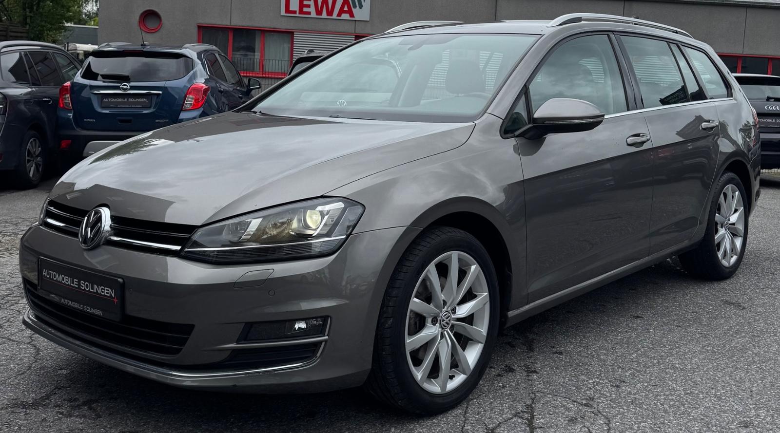 Volkswagen Golf VII Variant Highline AUT+NAV+BIX+SHZ+RFK+WR