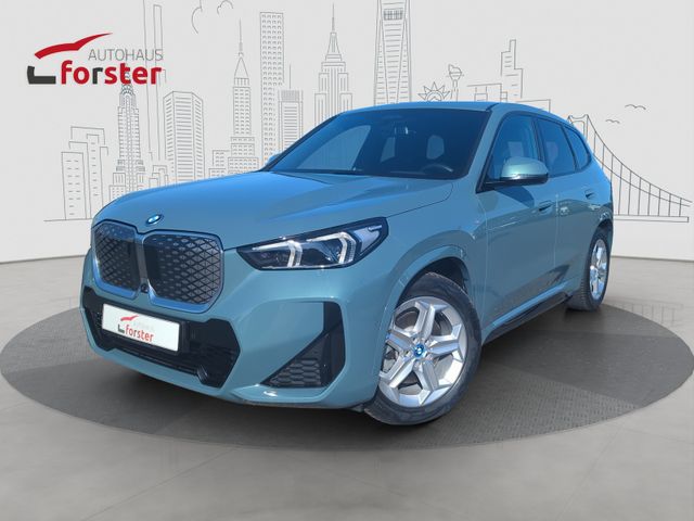 BMW iX1 30 xDrive M Sport AHK ACC adapt. LED HUD