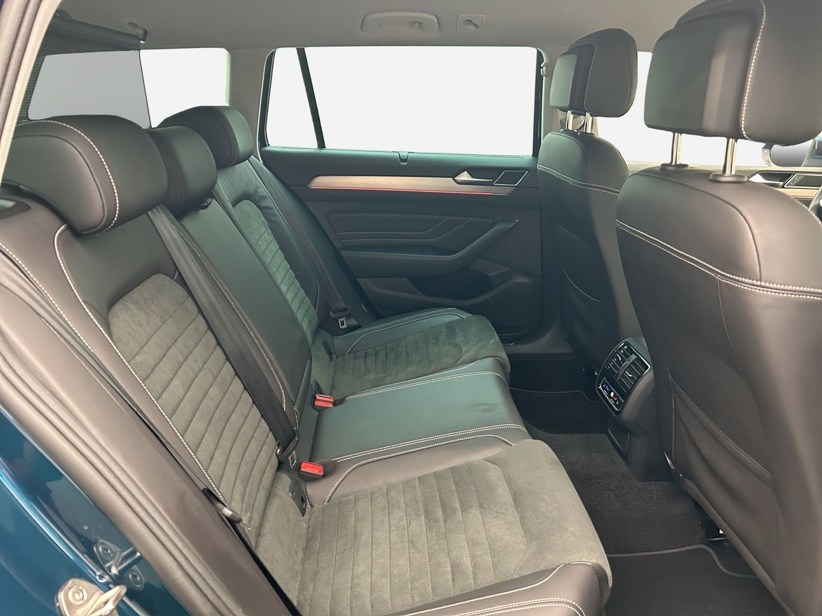 Volkswagen Passat Variant - Bild 15
