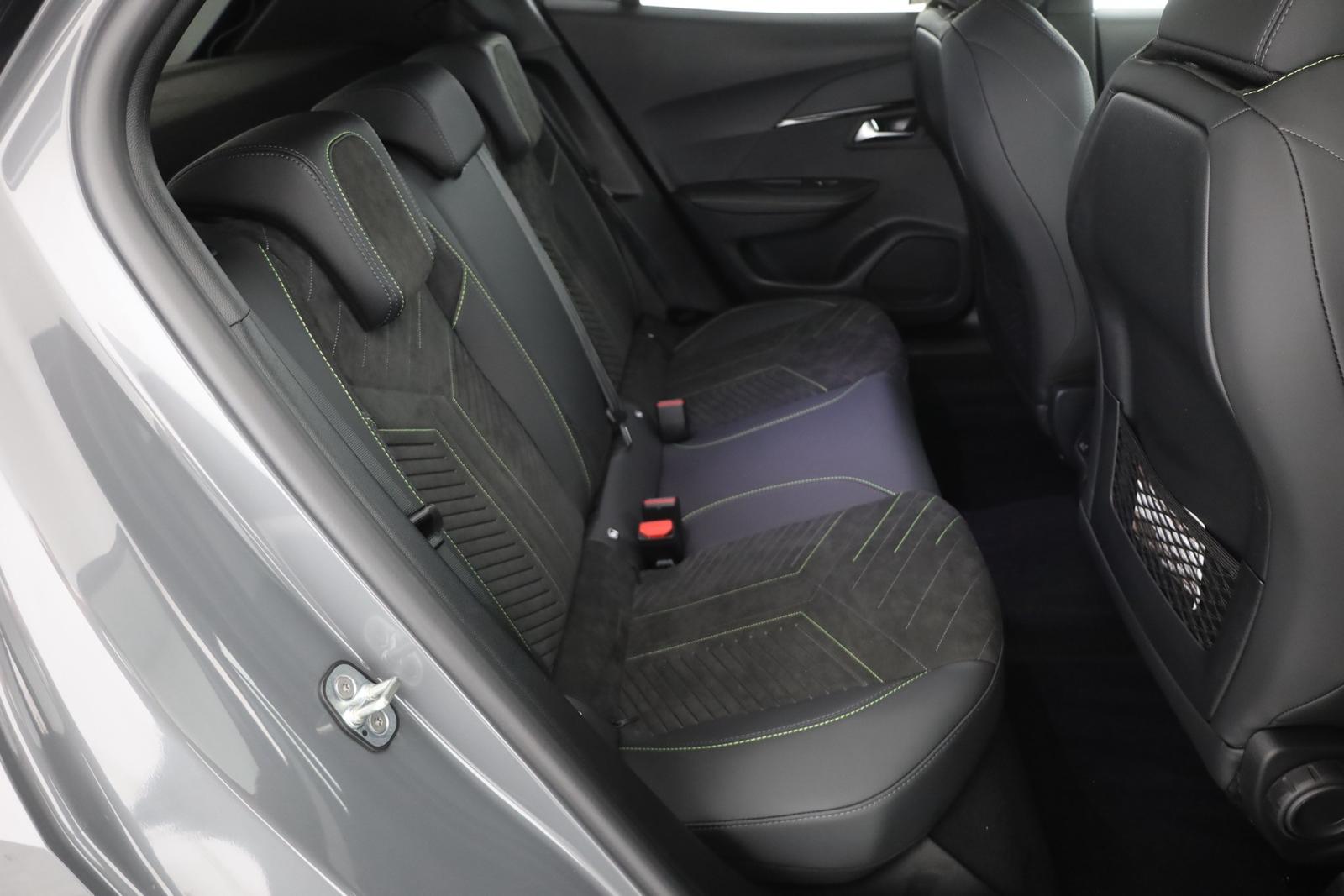 Peugeot 2008 GT 1.2 Hybrid 145 Aut. LED ACC Navi