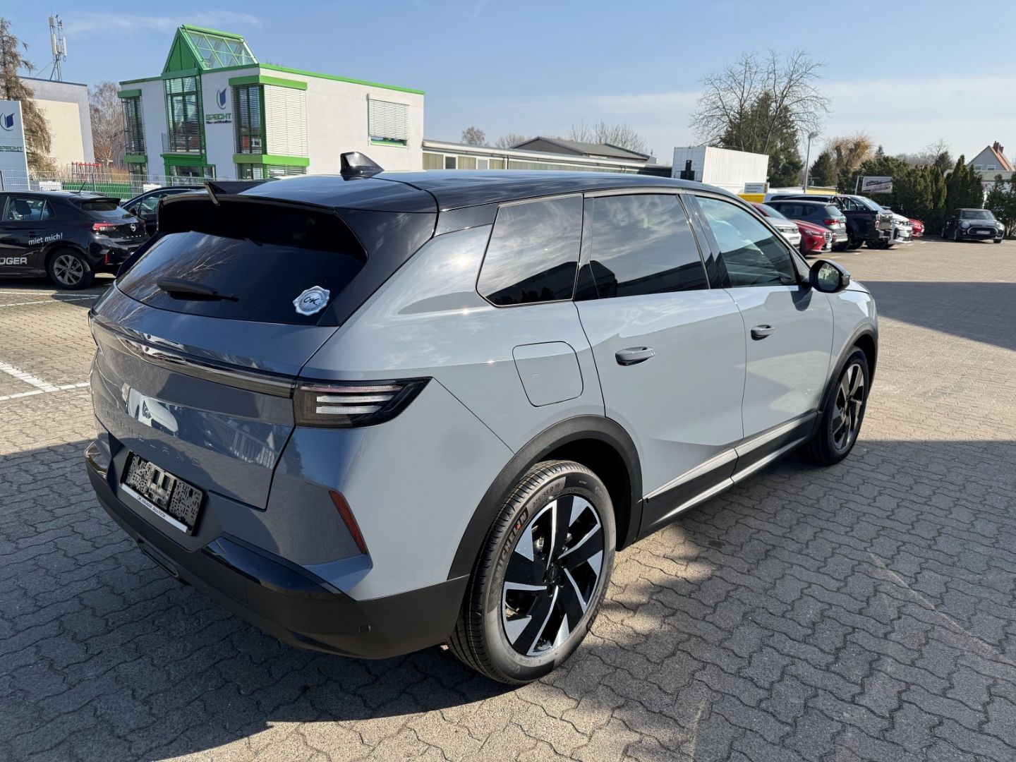 Fahrzeugabbildung Opel Grandland 1.2 48V Mild-Hybrid Ultimate mit AHK