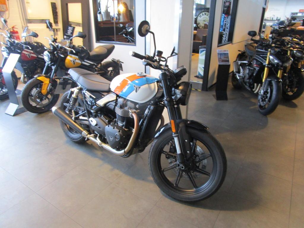 Triumph Speed Twin 900 Garantie bis 02/2029