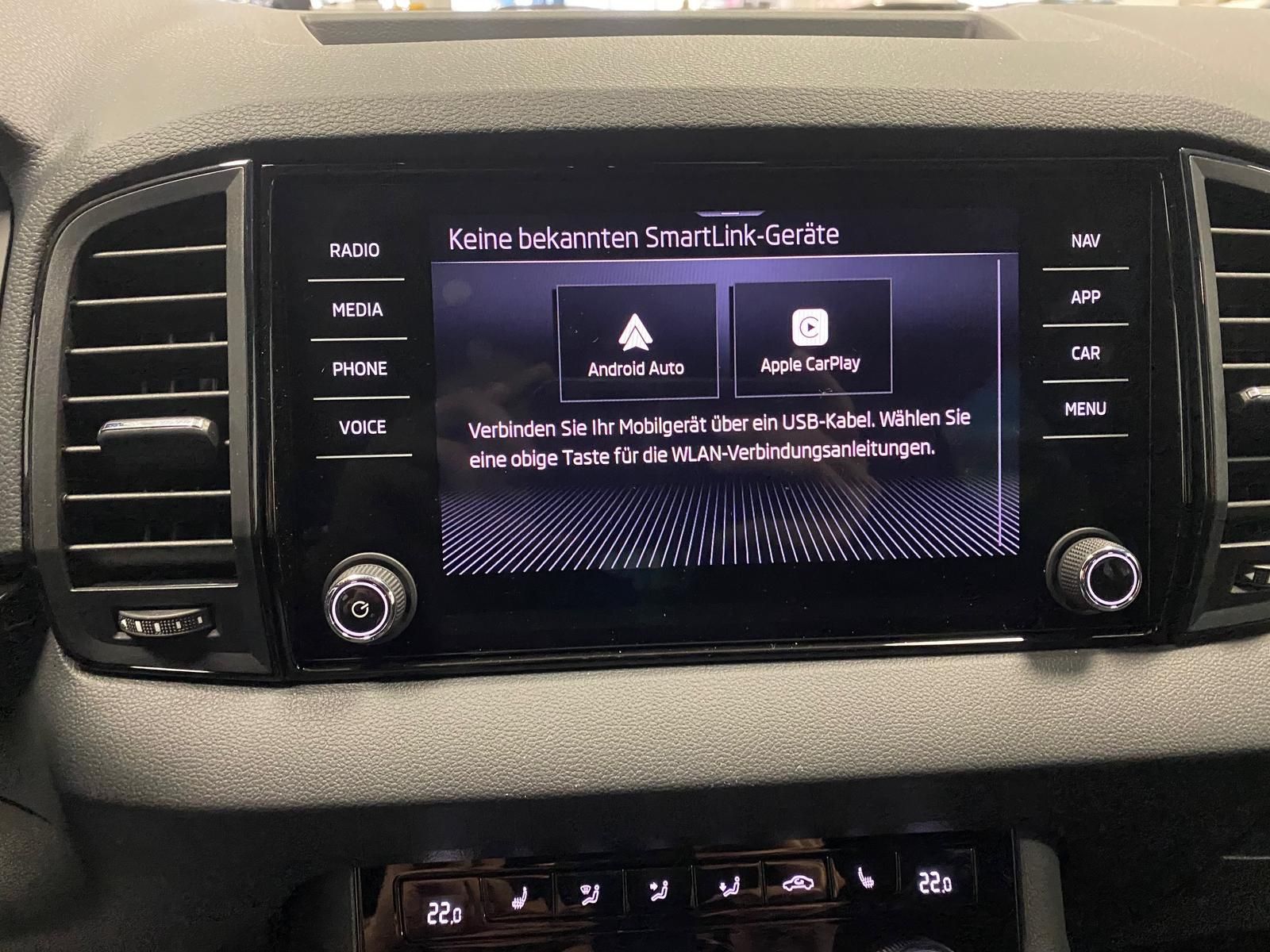 Fahrzeugabbildung SKODA Karoq 1.5 TSI SPORTLINE+MATRIX+ACC+AHK+APP+RFK++