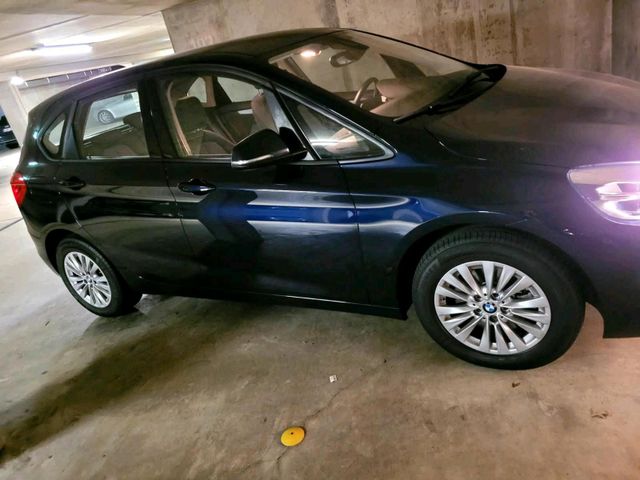 BMW 220i ACTIVE TOURER SPORT LINE mit GARA...