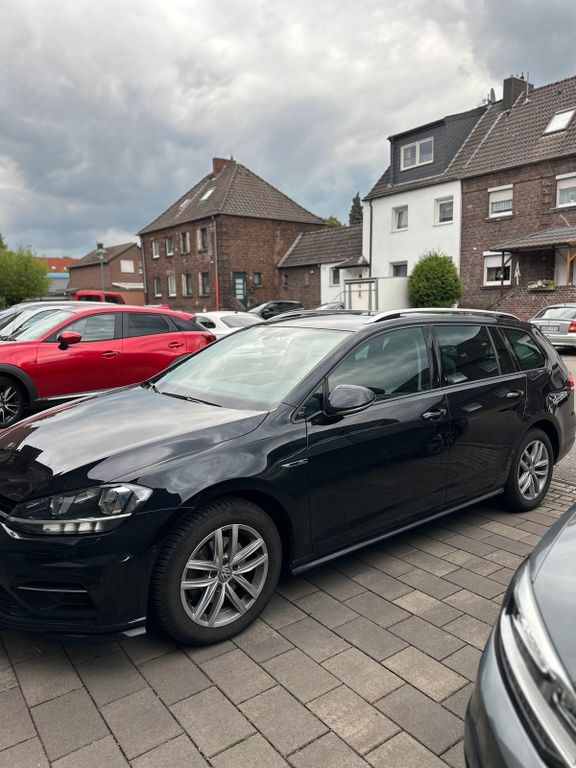 Image of Volkswagen Golf