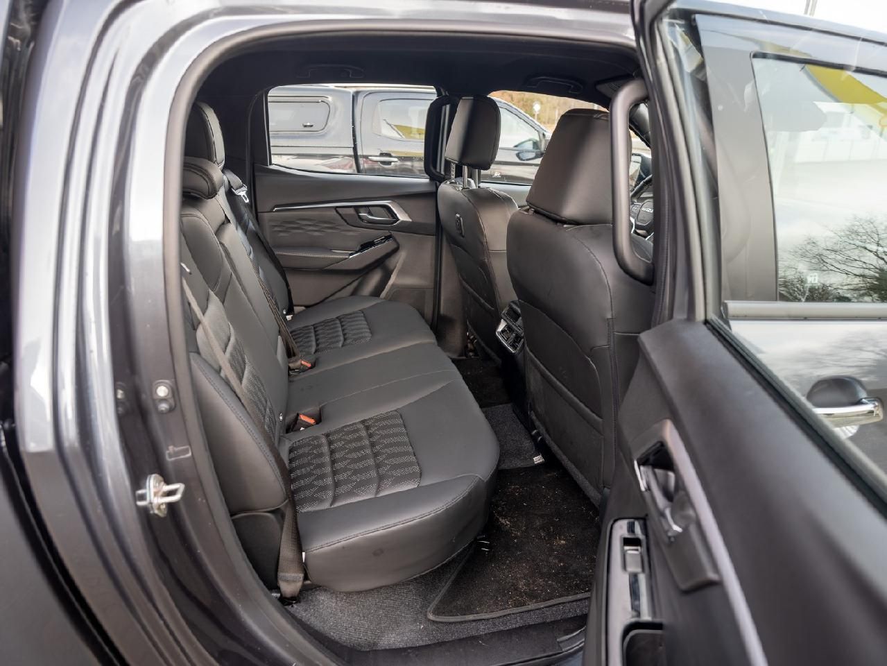 Fahrzeugabbildung Isuzu D-Max Space Cab 4WD LSE