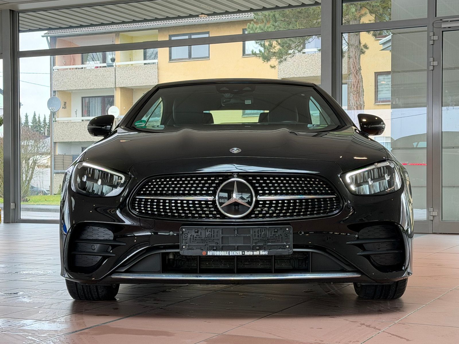 Fahrzeugabbildung Mercedes-Benz E 450 Cabrio AMG/BURMESTER/HUD/AMBIENTE/MASSAGE/