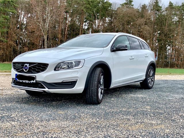 VOLVO V60 CC