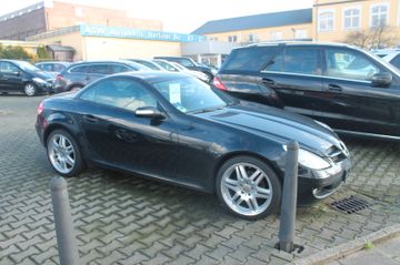 MERCEDES-BENZ SLK 200 K Automatik*Airscarf*Navi*18"Brabus*XE*