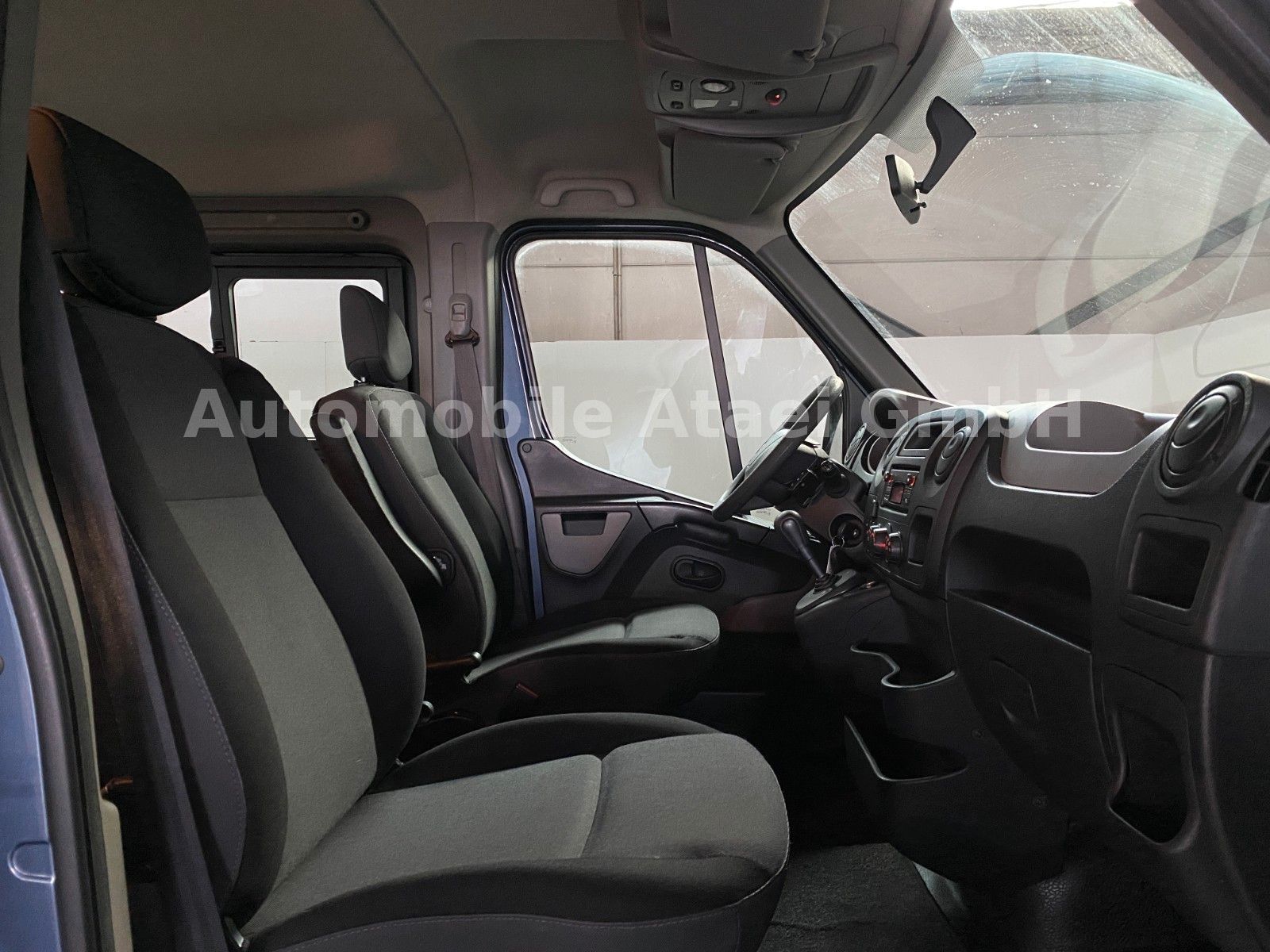 Fahrzeugabbildung Renault Master Automatik *Selbstfahrer* Rollstuhl-Lift