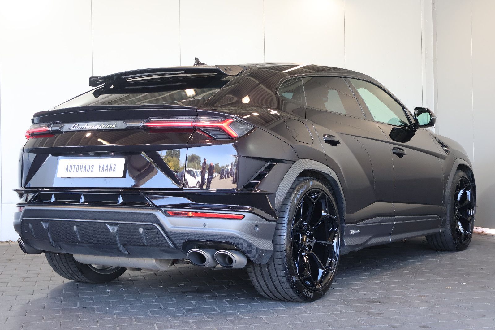 Lamborghini Urus Performante 4.0 V8 CARBON B&O AKRAP. PANO foto 4