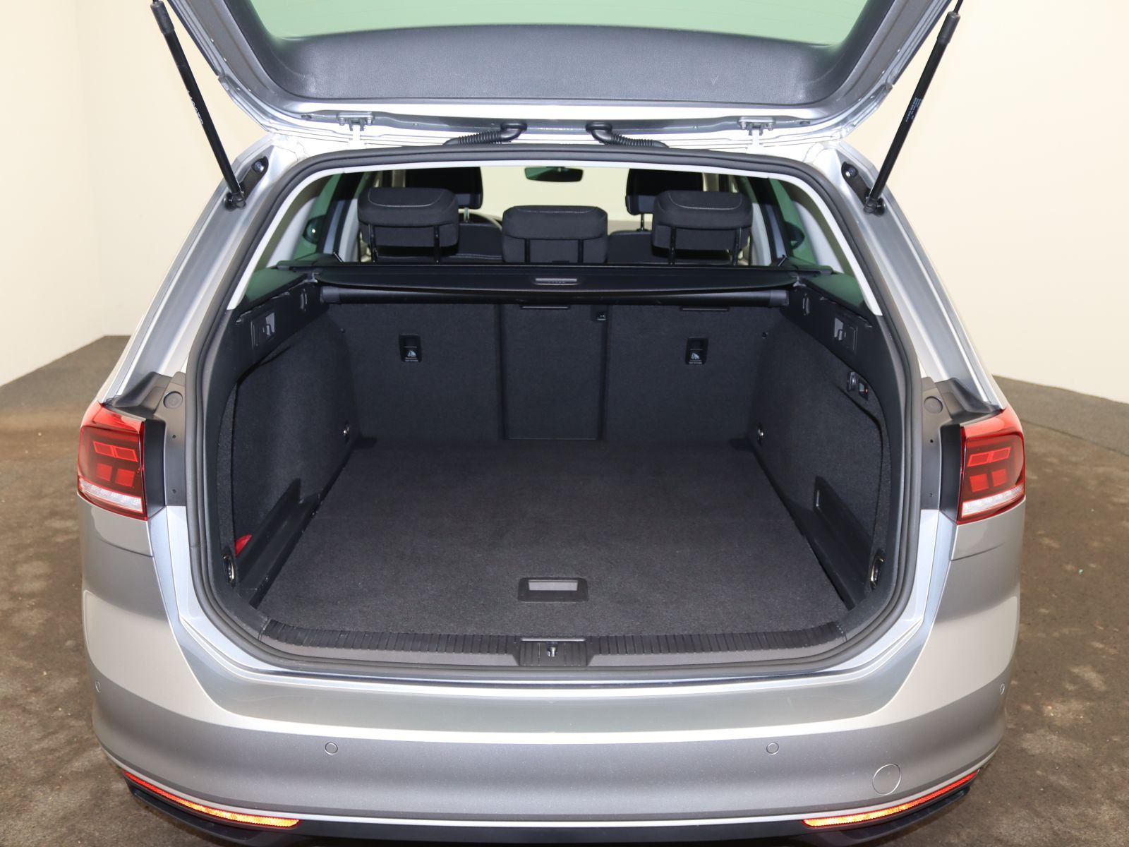 Volkswagen Passat Variant - Bild 10