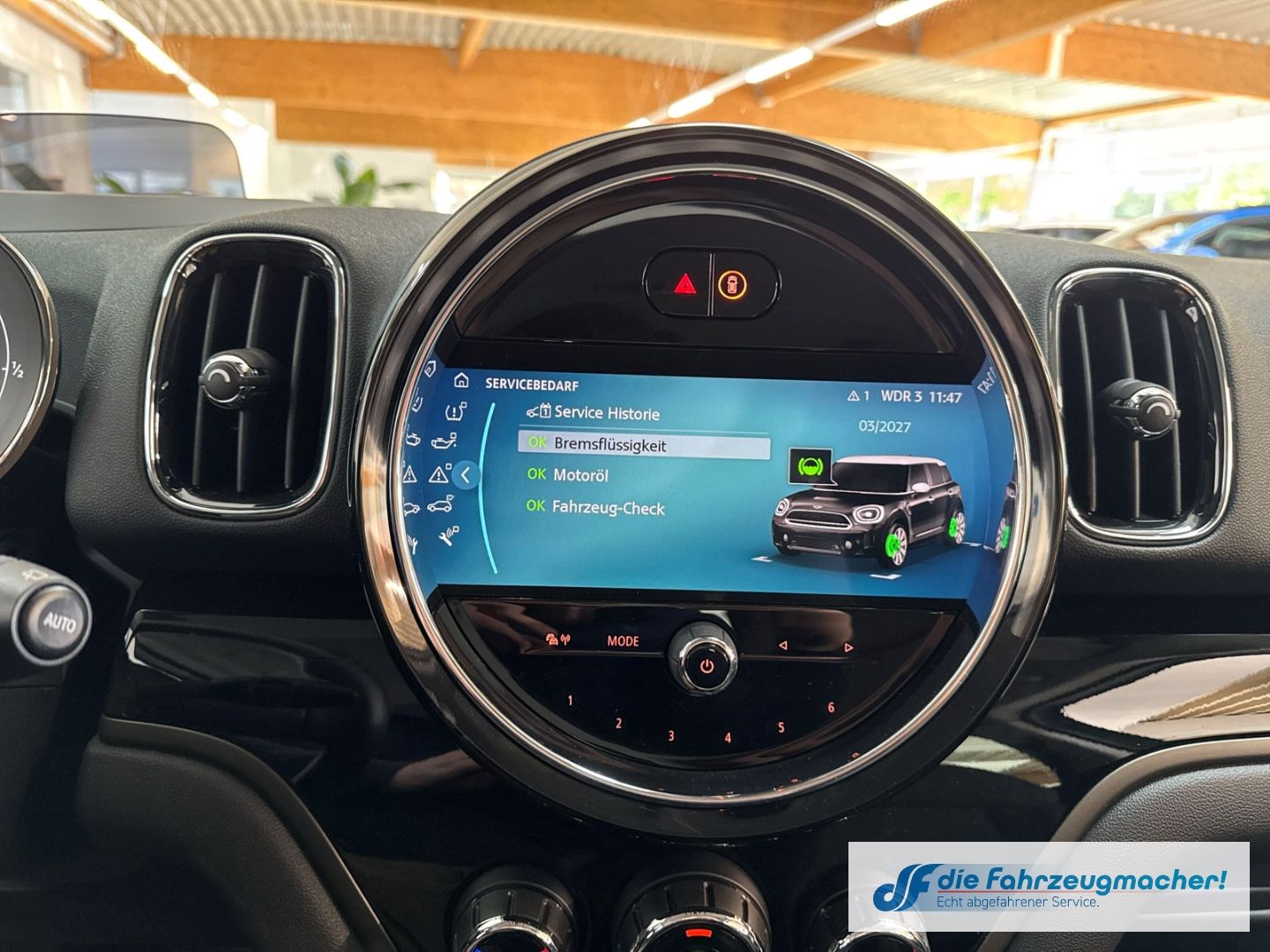 Fahrzeugabbildung MINI Cooper Countryman One Classic Trim Navi LED Blen