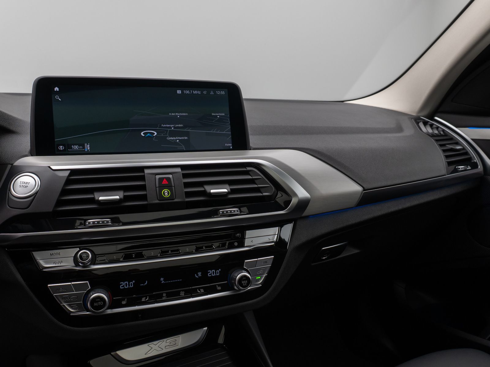 Fahrzeugabbildung BMW X3 xD30e xLine Panorama 360°HUD DAB HiFi Komfort