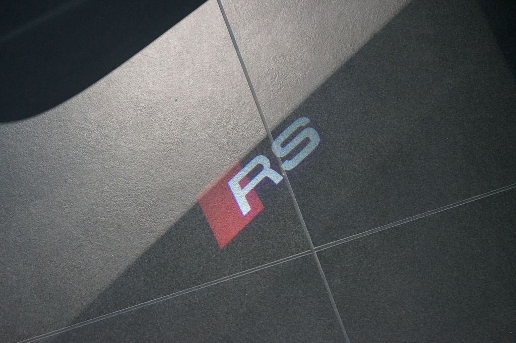 Audi RS3 Sportback | Schalensitze | Pano | SOFORT Audi RS3 Sportback | Schalensitze | Pano | SOFORT