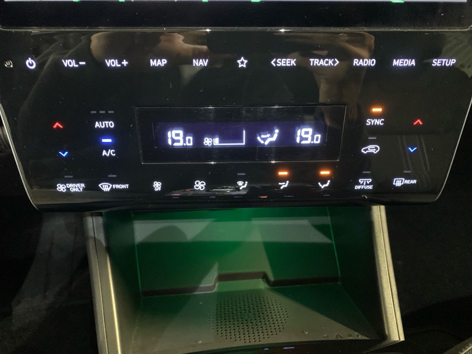 Fahrzeugabbildung Hyundai TUCSON 1.6 T-GDI Trend Plug-In Hybrid 4WD Panor.