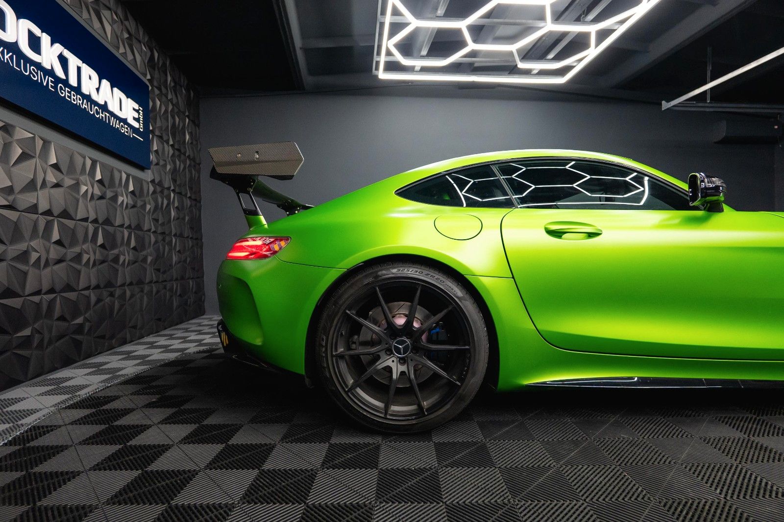 Fahrzeugabbildung Mercedes-Benz AMG GT R Coupe TIKT Performance | 750PS | Carbon