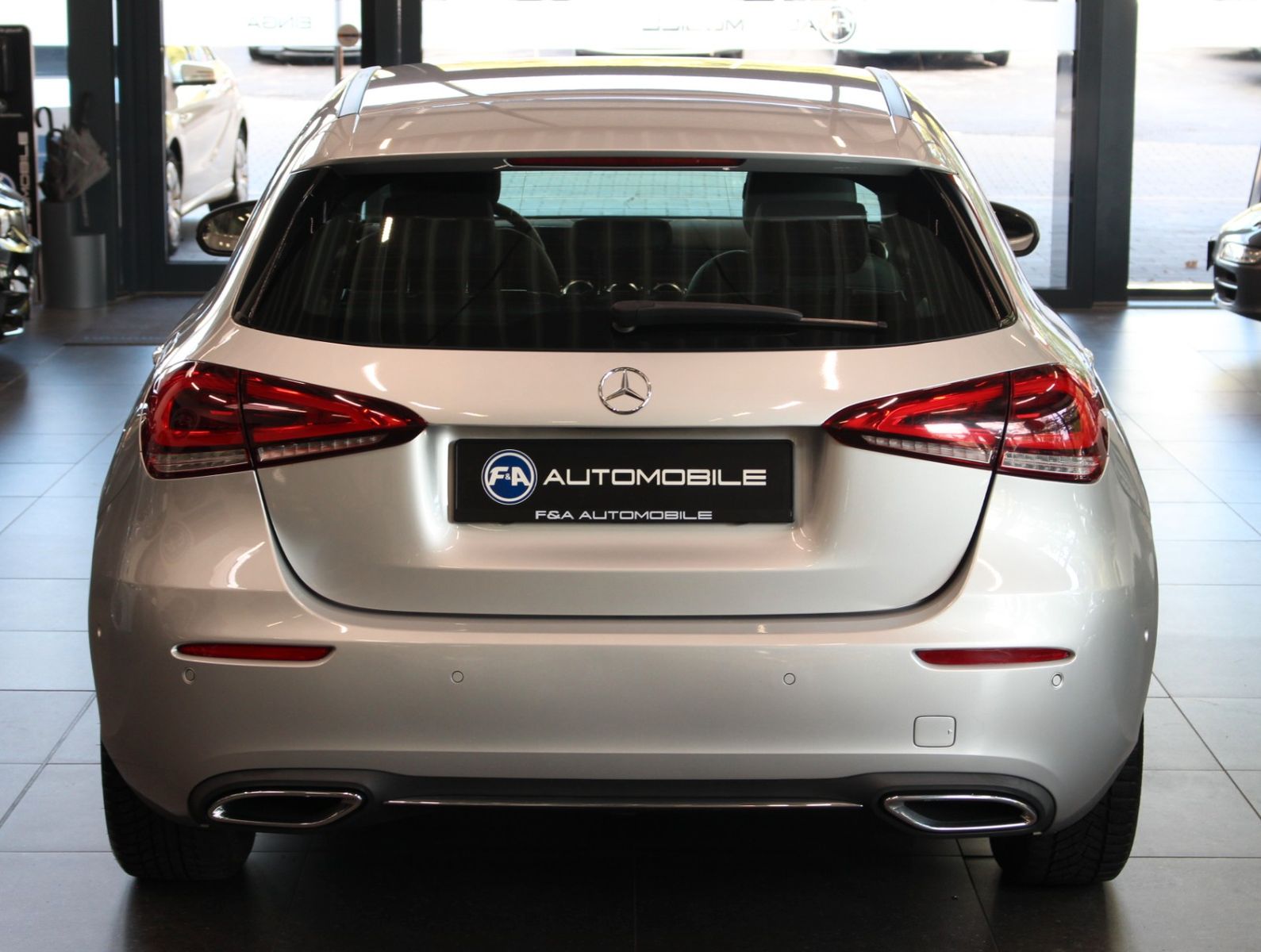Fahrzeugabbildung Mercedes-Benz A 200 d Progressive Carbon+Wdescreen+Navi+Kamera