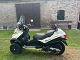 Piaggio M64 (MP3 400 LT) - PIAGGIO MP3 LT 400