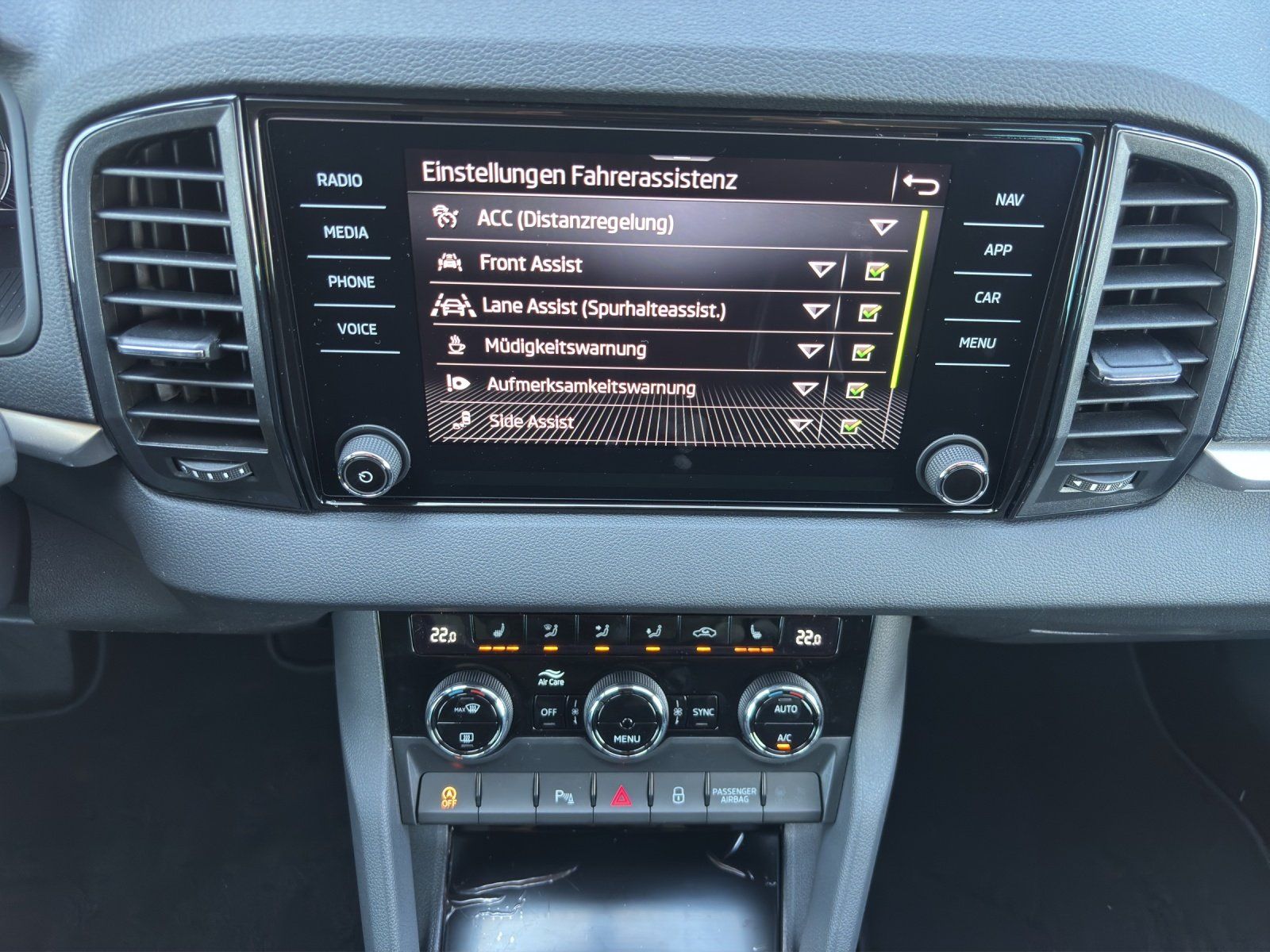 Fahrzeugabbildung SKODA Karoq Balance 2,0 TDI 110 kW DSG
