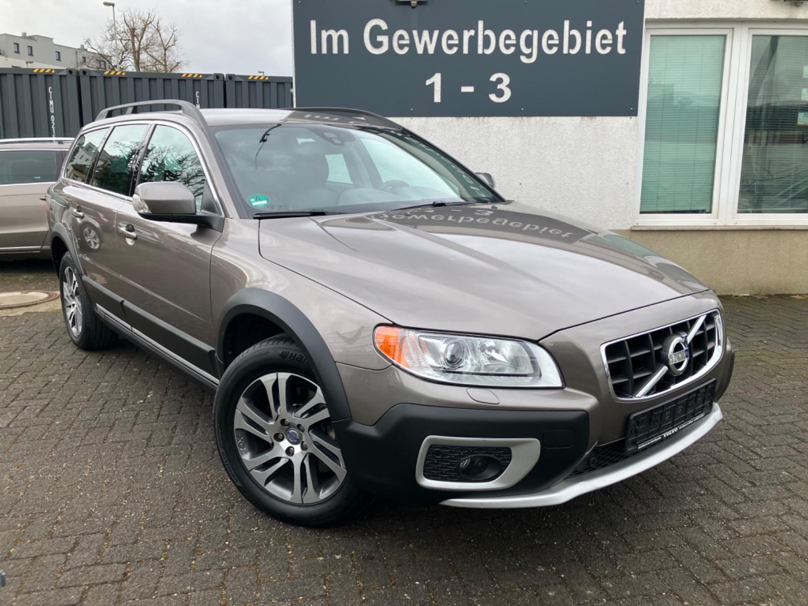Volvo XC70 Momentum Aut.NAVI-AHK-XENON-LEDER-SHZ-PDC