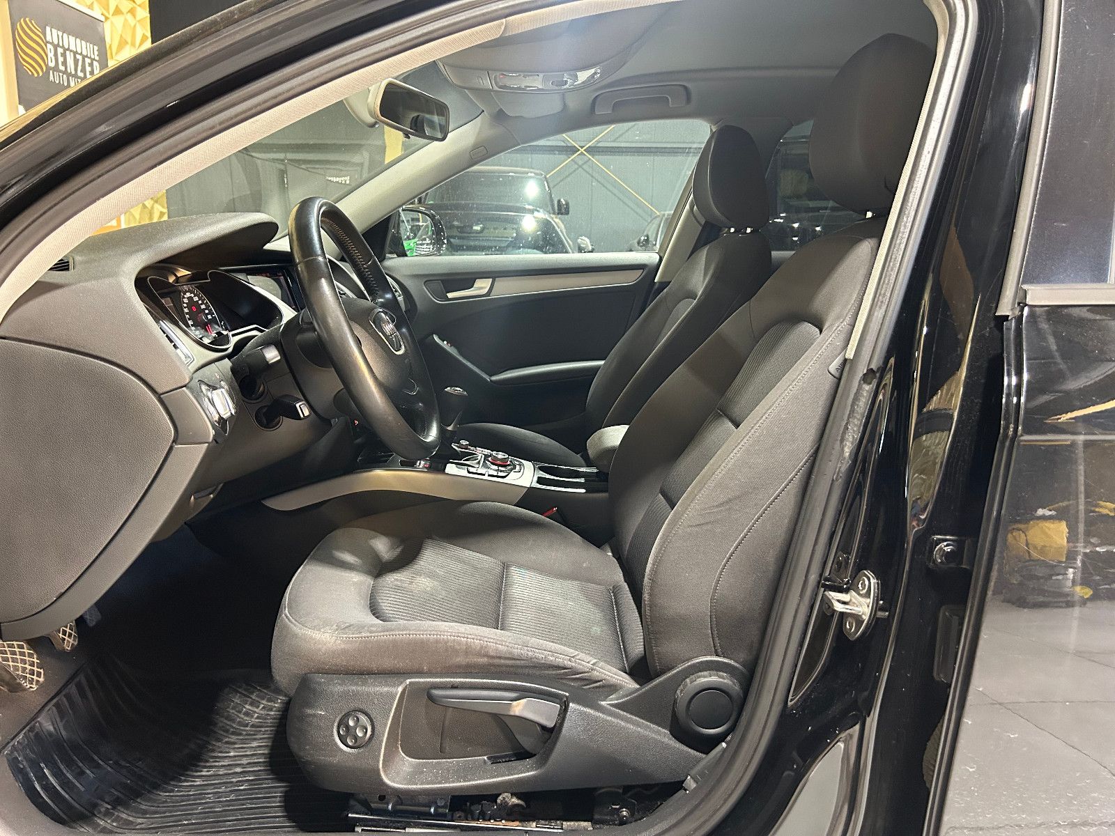 Fahrzeugabbildung Audi A4 Avant Attraction/SHZ/TEMPOMAT/PDC/KLIMA