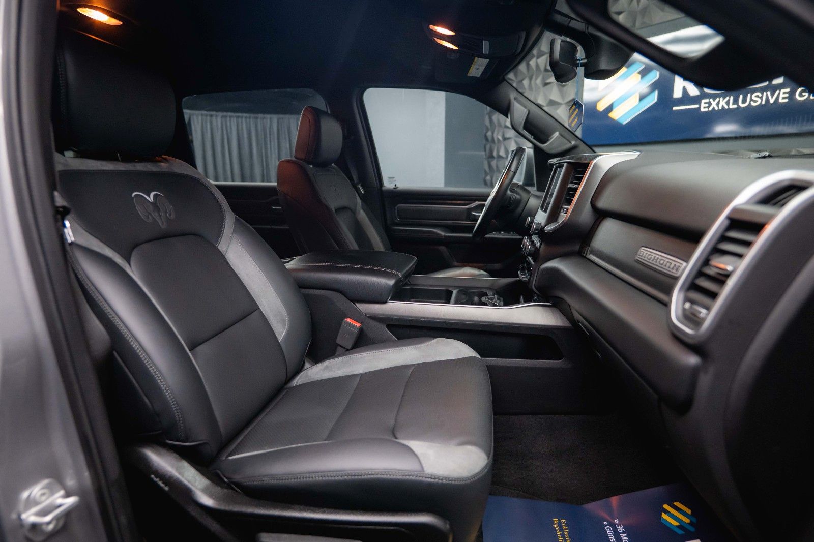 Fahrzeugabbildung Dodge RAM 5.7 V8 HEMI 4x4 OFFROAD Night-Paket *LED*19%