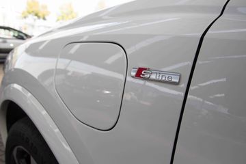 Audi Q3 45 TFSI e S-Line NAVIOPT-BLACKLED