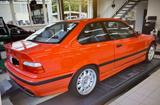 BMW M3 Coupe M3 - BMW M3 mit Benzin-Antrieb: Rot
