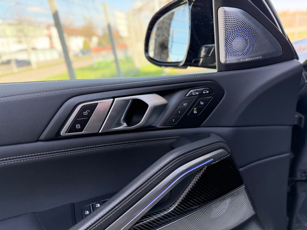 BMW X6 M60i/B&W/M-Paket Pro/Sky-Lounge/S-Belüftung BMW X6 M60i/B&W/M-Paket Pro/Sky-Lounge/S-Belüftung