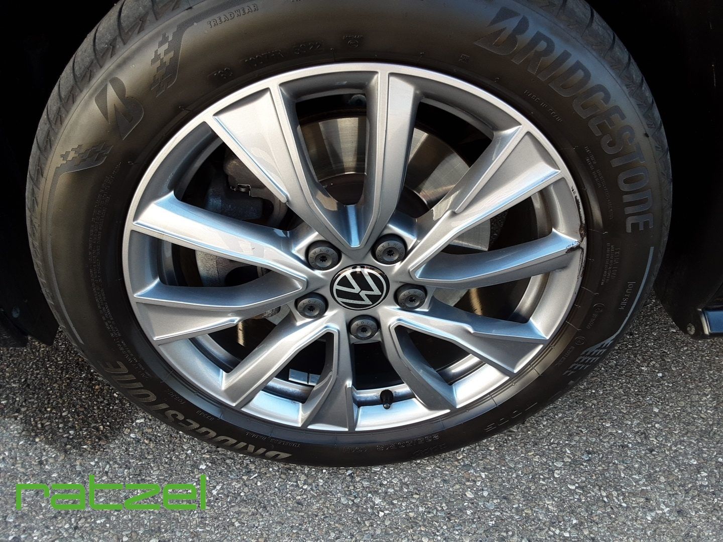 Fahrzeugabbildung Volkswagen T7 Multivan Style 2.0 TSI DSG STYLE+STANDHEIZUNG
