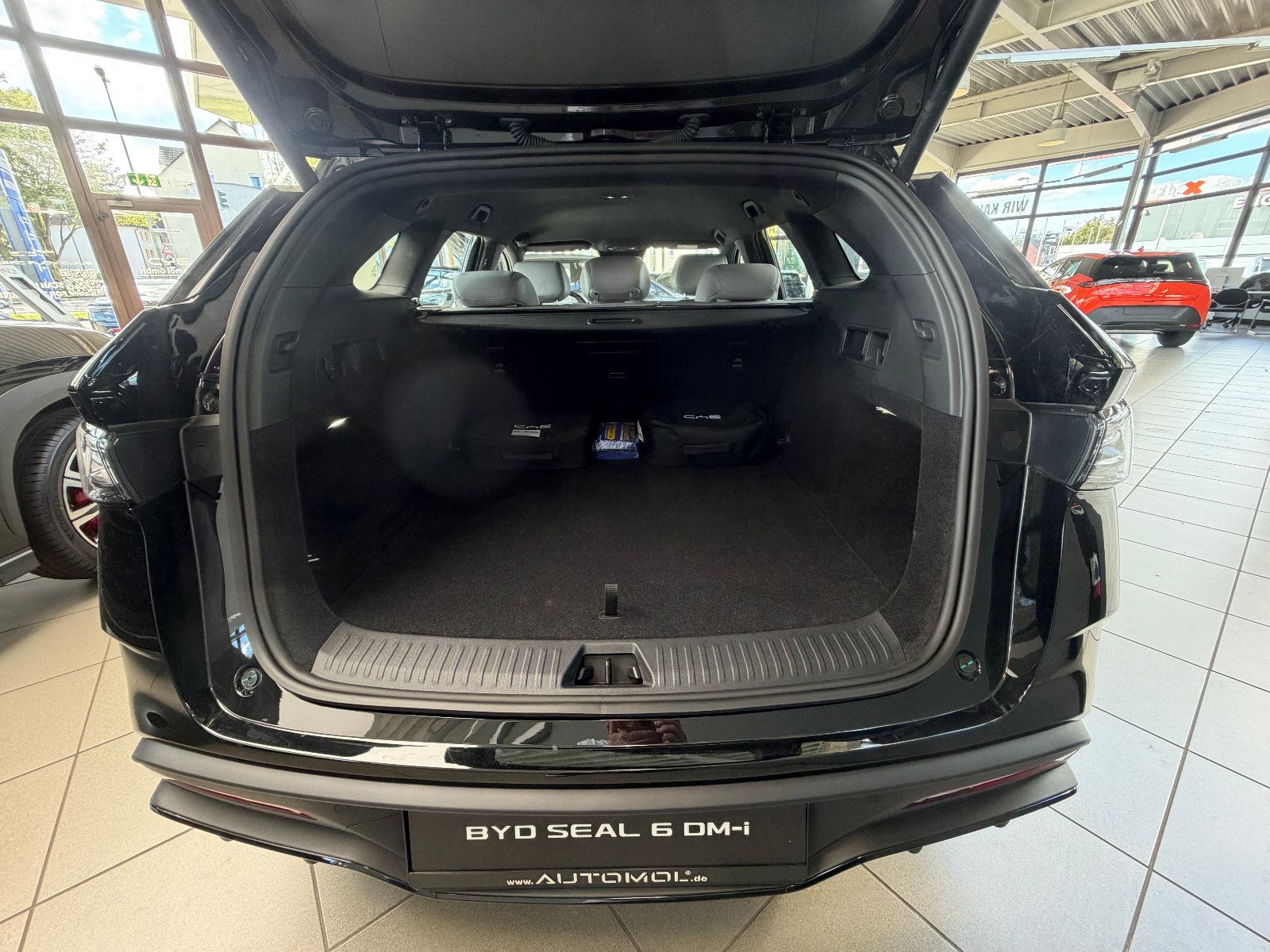 BYD SEAL 6