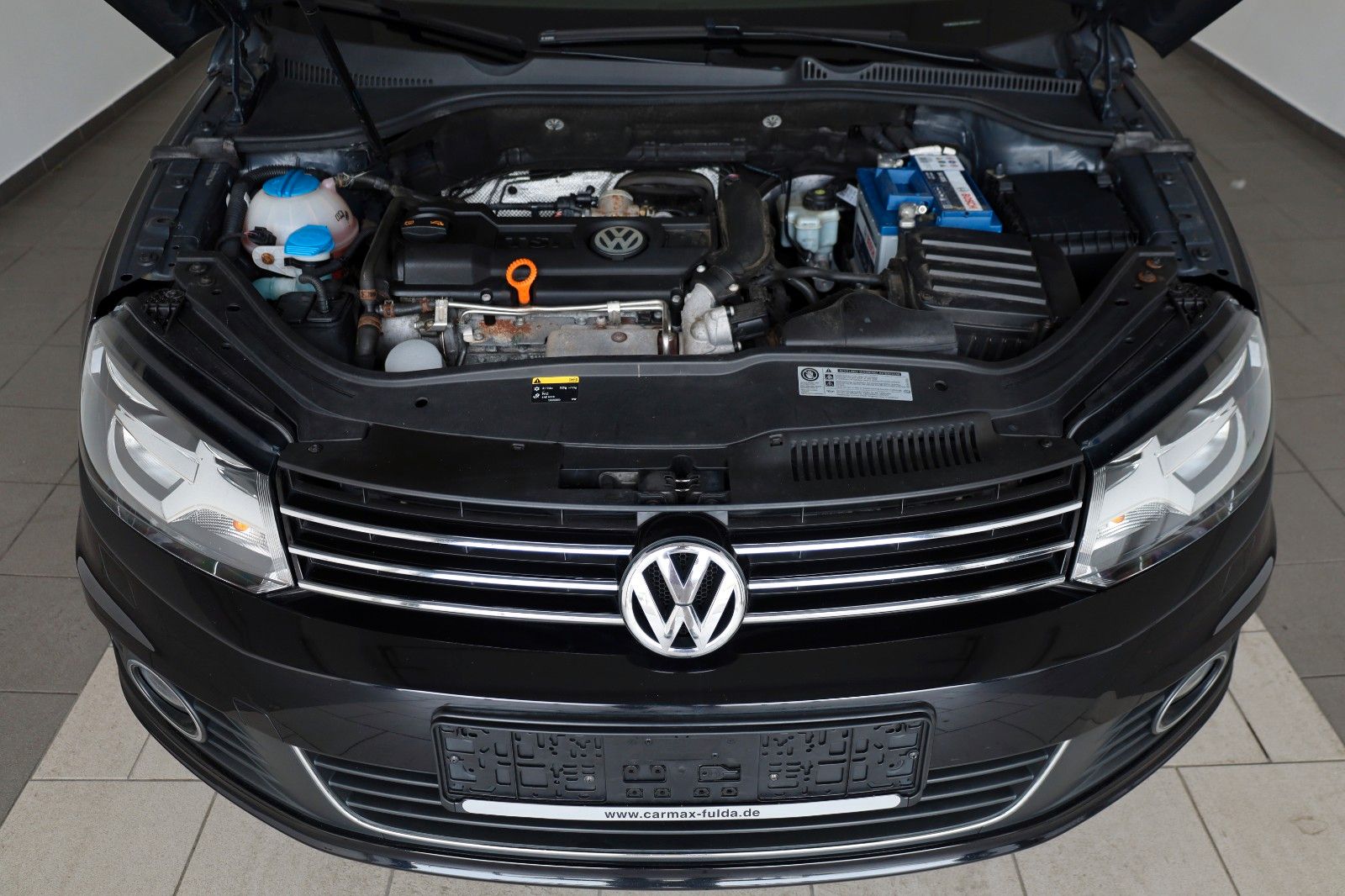 Fahrzeugabbildung Volkswagen Eos, SH, PDC, 2-Zonen-Klimaautom., 8fach bereift