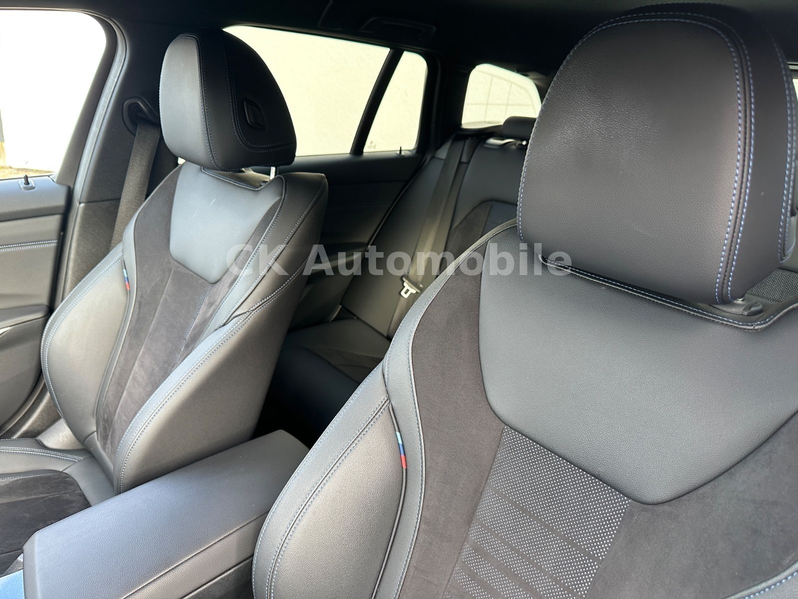 Fahrzeugabbildung BMW 330e Touring M-Sport/Navi/Head-Up/LED/Kam/AHK