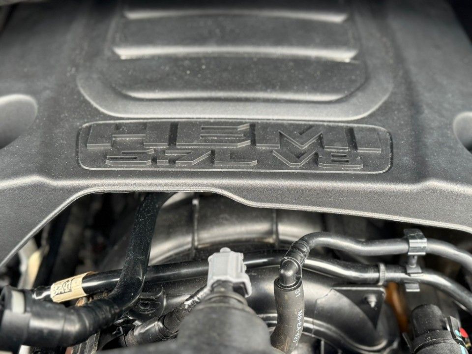 Fahrzeugabbildung Dodge RAM1500 CrewCab Laramie 5.7 HEMI 4x4 Panorama