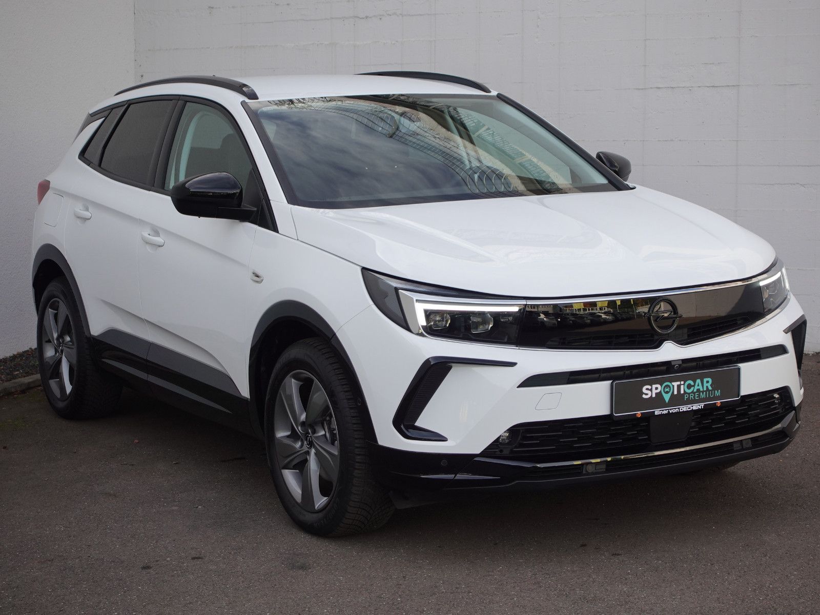 Fahrzeugabbildung Opel Grandland 1.2T AUTOMATIK,AHK,Navi,Kamera,Sitzhzg
