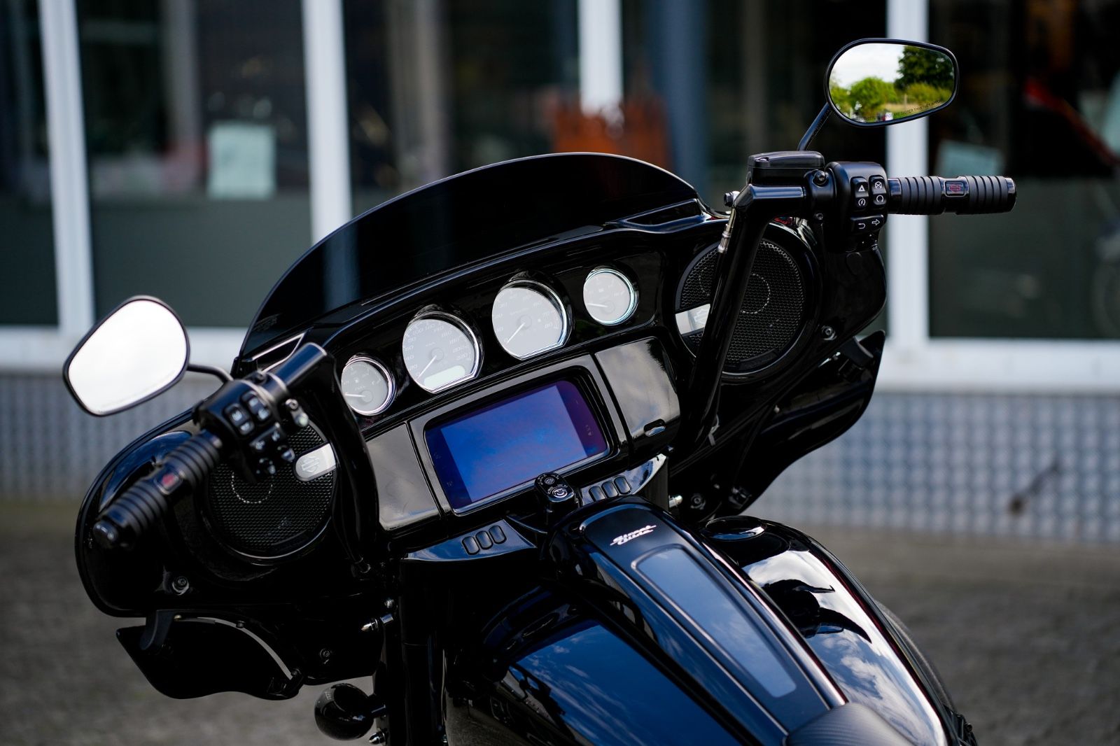 Fahrzeugabbildung Harley-Davidson FLHXST STREET GLIDE ST 117 - Kesstech - Rockford